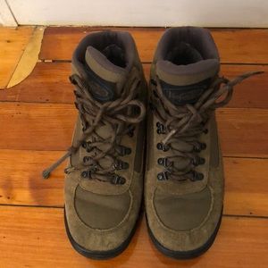 Vasque Hiking Boots Women’s Size 9